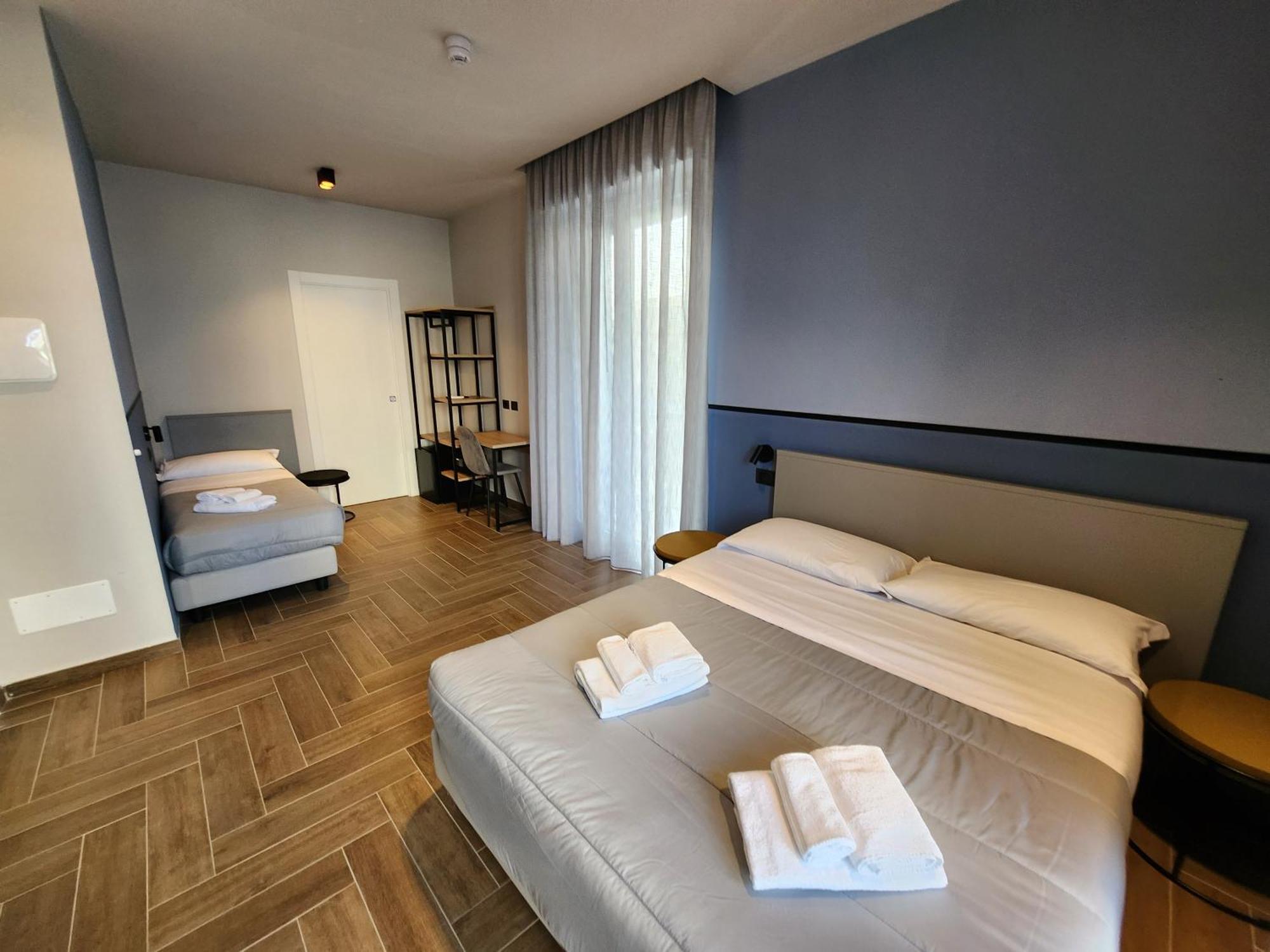 Global Hotel Rimini Bagian luar foto